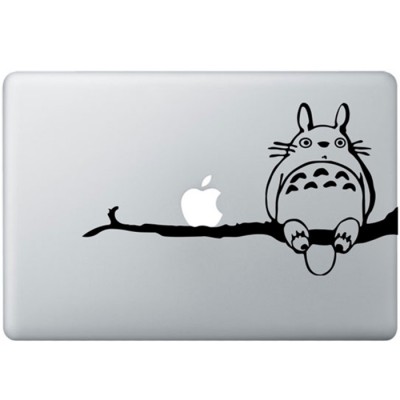 Totoro in einem Baum MacBook Aufkleber